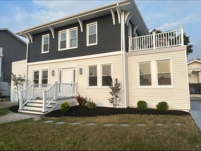 Building Photo - 208 Florence Ave Rental