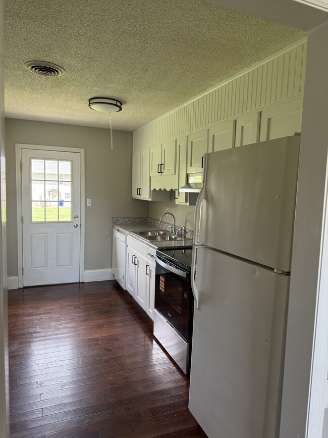 Photo - 2530 Vance Dr NW Unit B