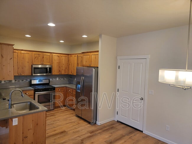 Photo - 170 NW 30th St