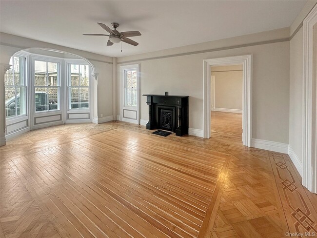 Photo - 611 Main St Unidad B