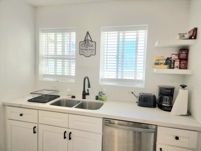 Photo - 1421 S Curson Ave