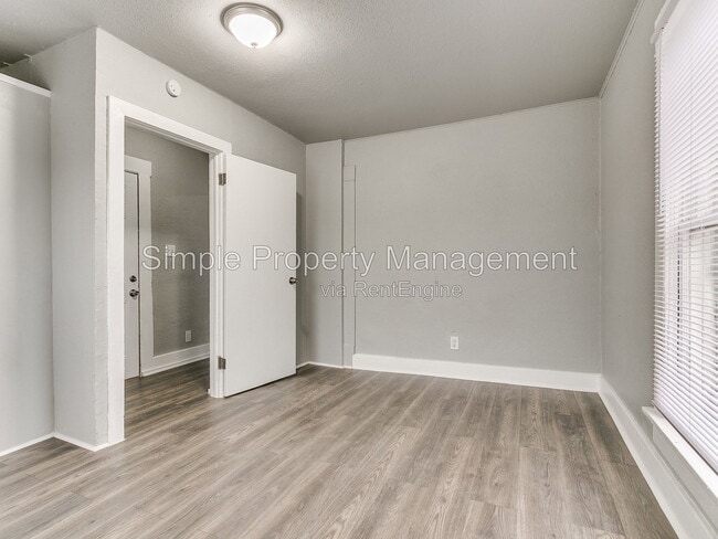 Photo - 1728 NE Euclid St