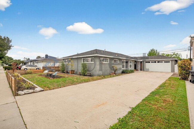 Photo - 6150 Coke Ave