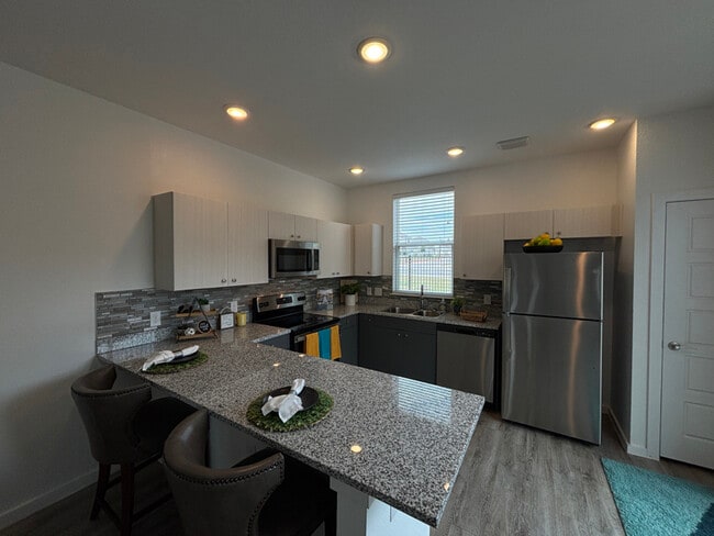 Photo - 151 Rikardson St