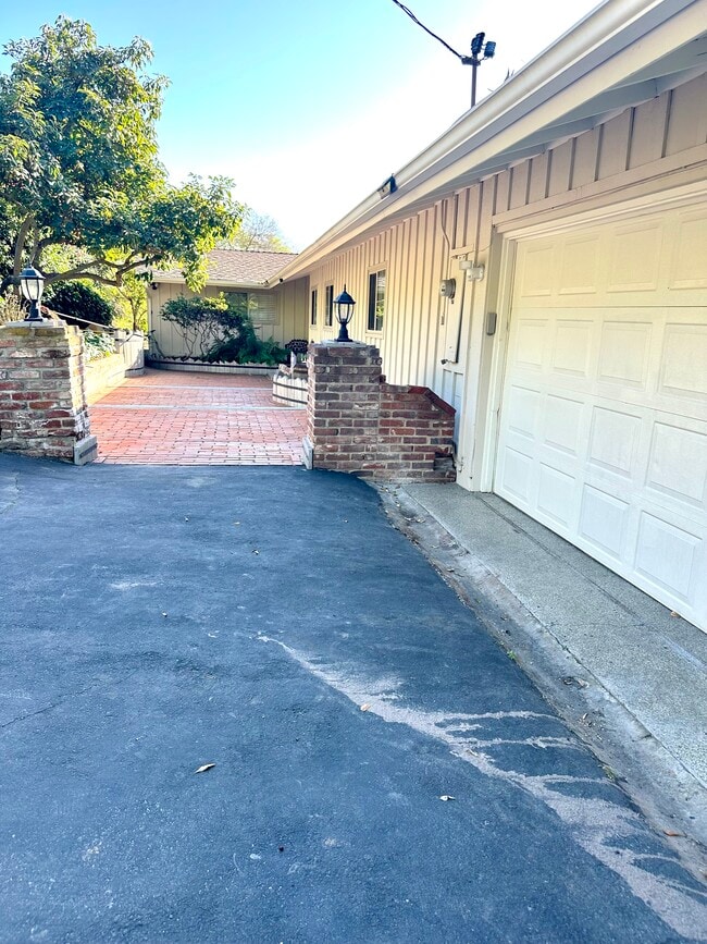 Photo - 4370 Calavo Dr