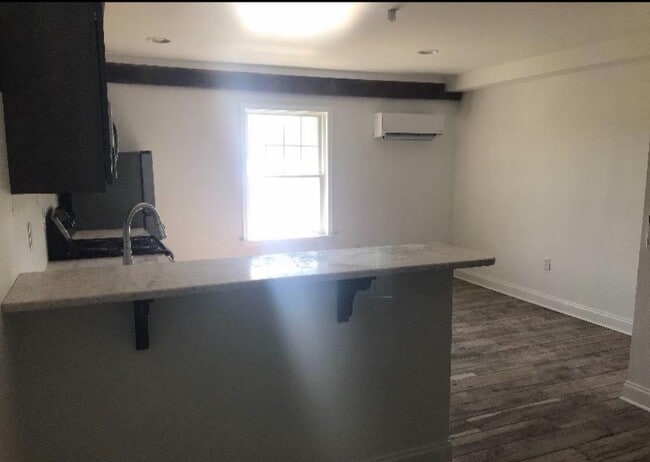 Photo - 2282 New Holland Pike