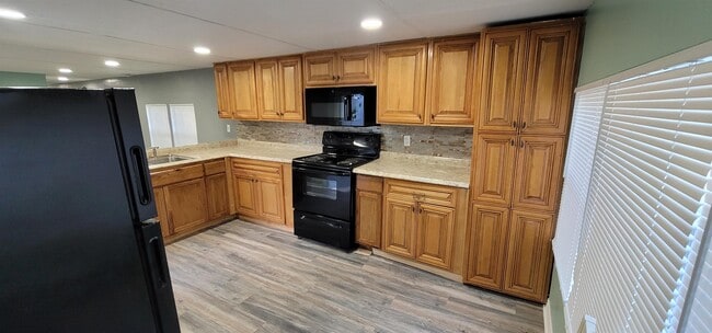 Photo - 9660 Valerie St