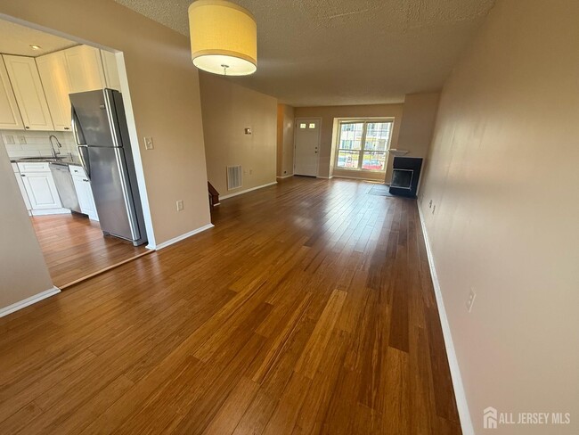 Photo - 425 Northam Dr