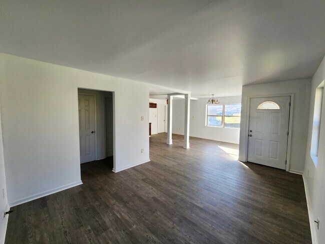 Photo - 1721 Collier Dr