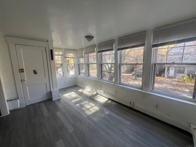 Photo - 381 Shelton Ave Apartamento Unidad 2