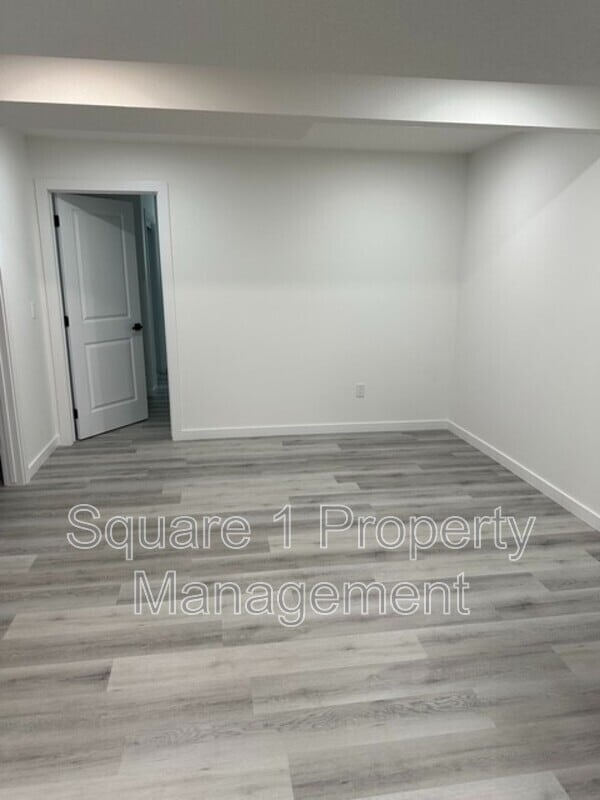 Photo - 9846 225A St NW