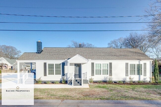 Photo - Charming Three Bedroom in Greer, SC