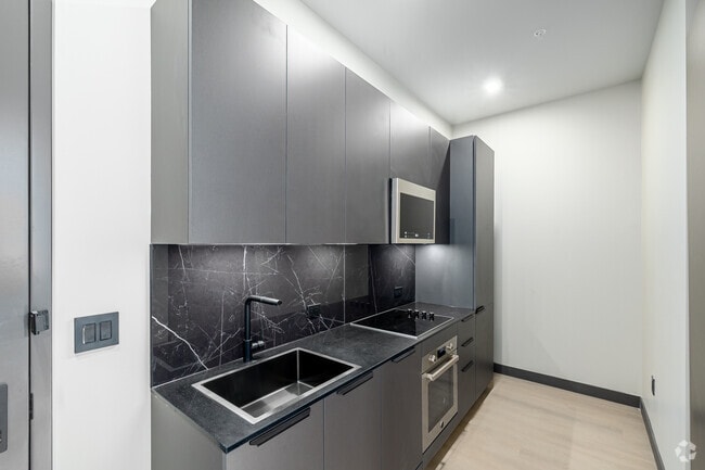 2BR, 1BA - 762SF - Kitchen - The Laurel