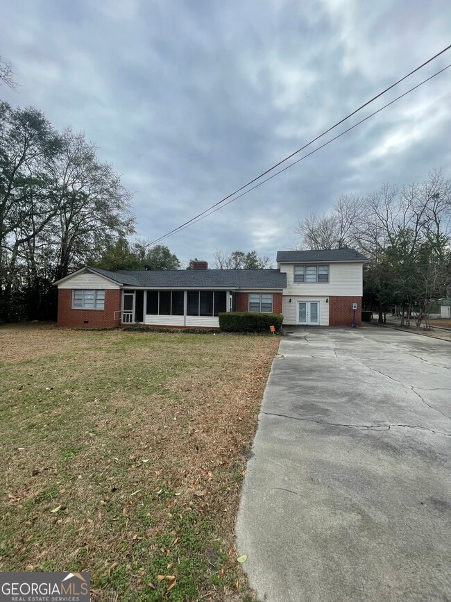 Building Photo - 401 W Parrish St