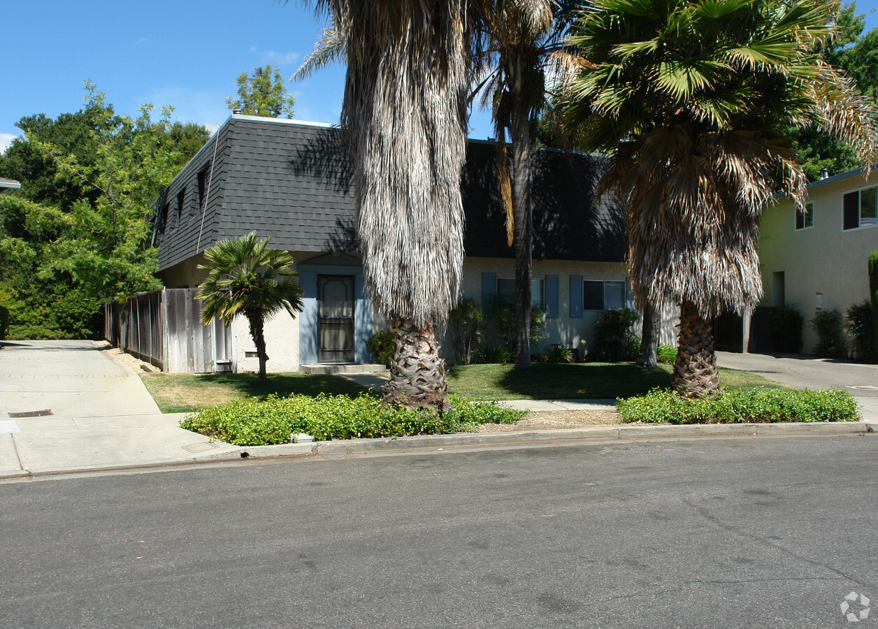 Photo - 1625 Brookvale Dr Apartments