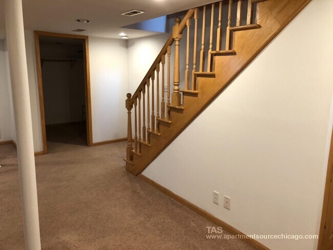 Photo - 3120 N Seminary Ave Unidad ONE