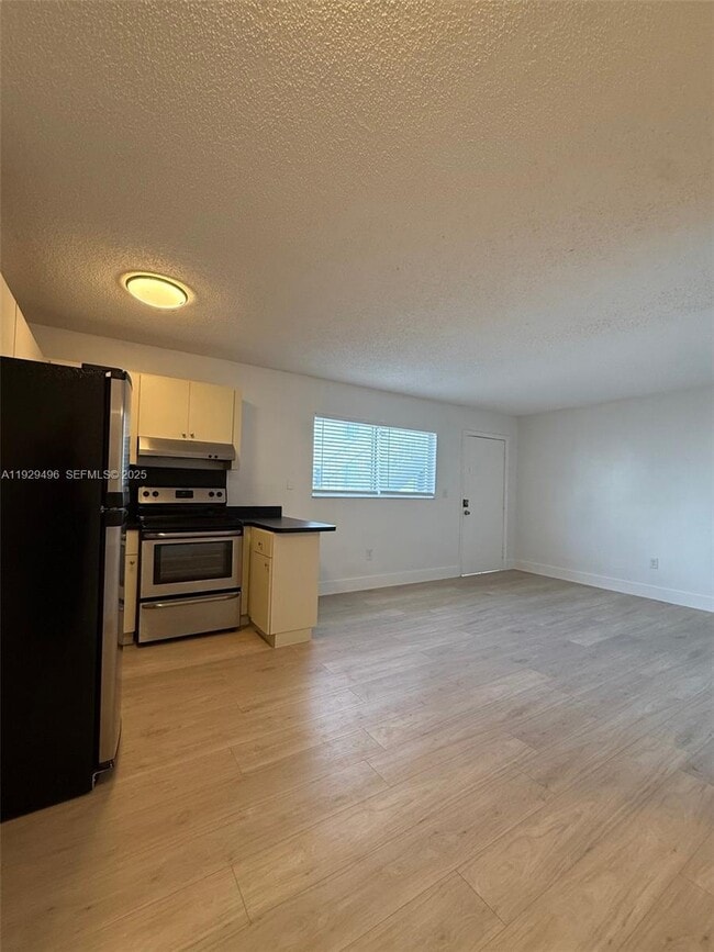 Photo - 131 NW 77th St Unit 6