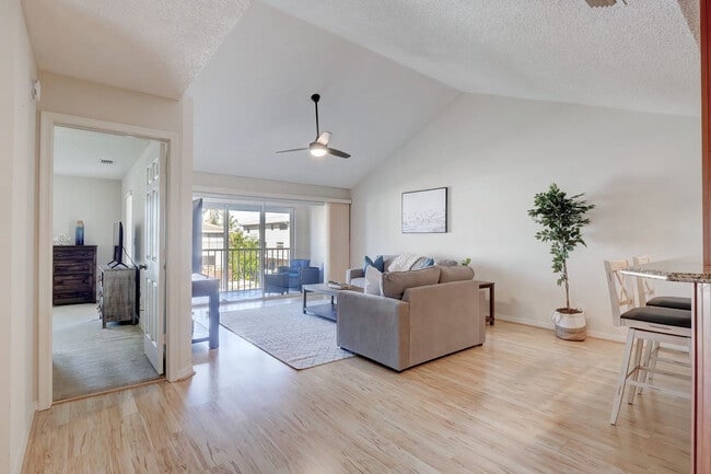 Building Photo - 1501 Chesapeake Ave Unit FL2-ID1296208P Rental