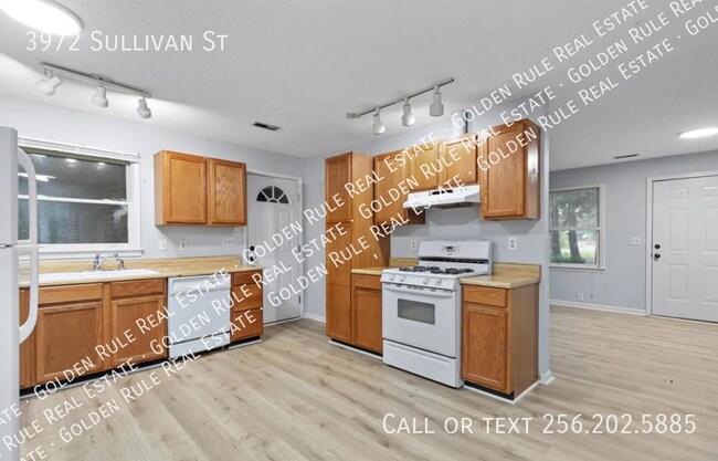 Photo - 3972 Sullivan St House