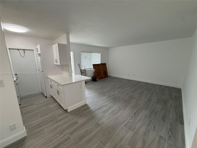 Photo - 1895 Venice Park Dr Unit B6