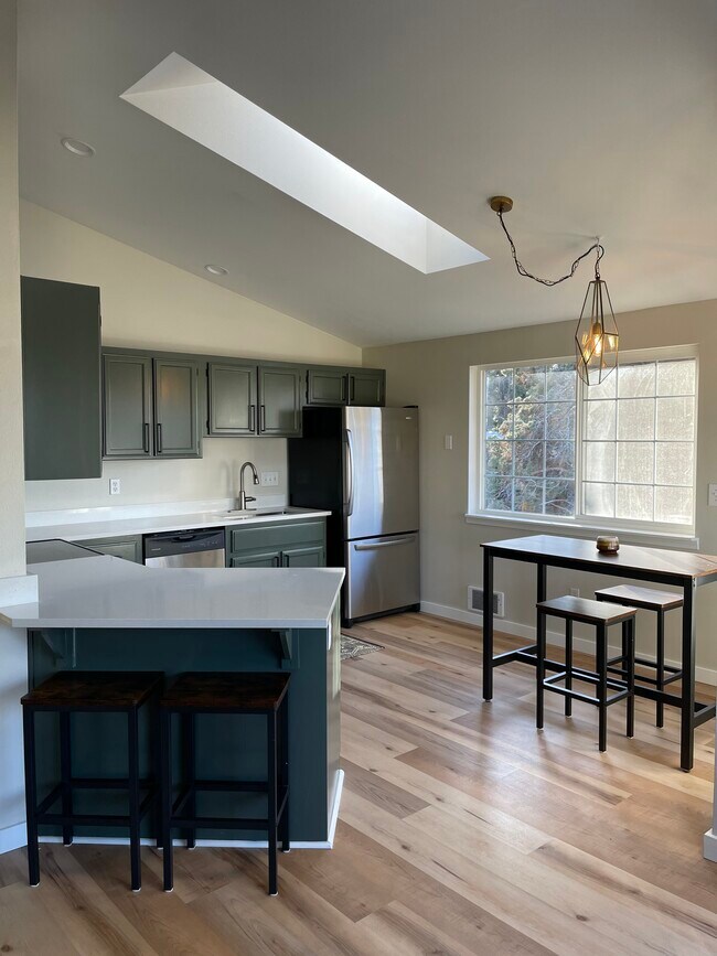 Photo - 543 NE Emerson Ave Unidad C