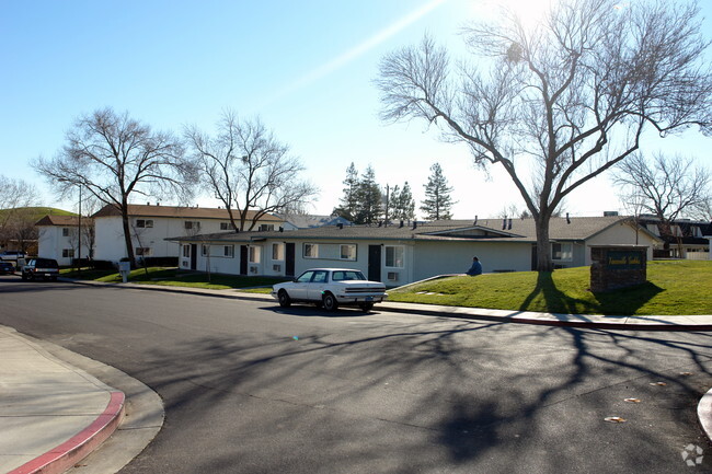 Building Photo - Vacaville Gables Apartments