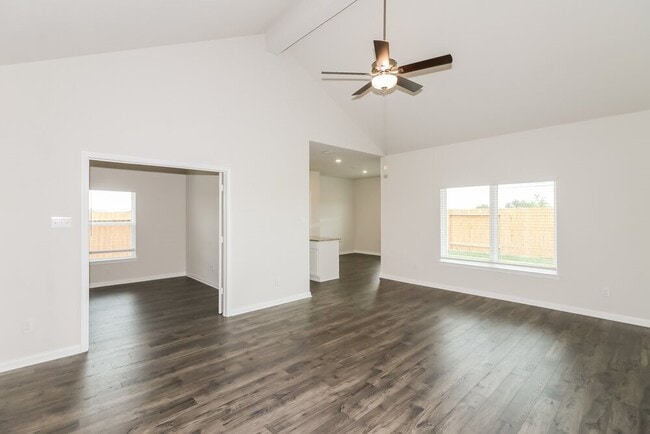 Photo - 428 Polly Grv Dr