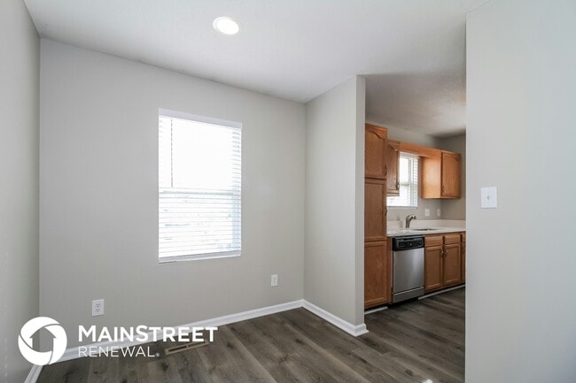 Photo - 490 Mae Stone Dr