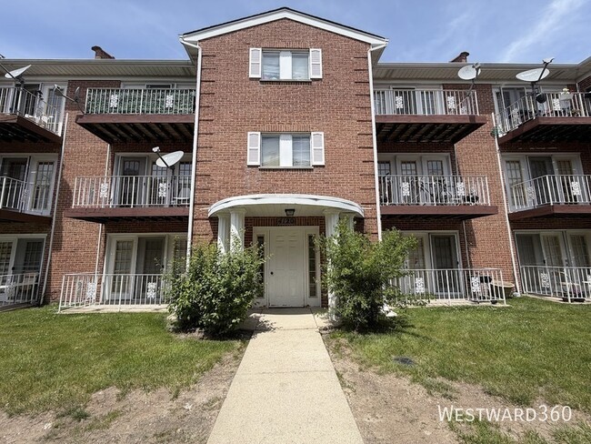 Building Photo - 4120 Williamsburg Ct Unit 302