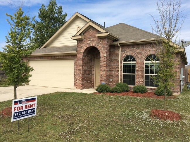 Building Photo - Great Open Floor Plan in Buda
