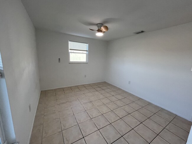 Photo - 1057 Tropical Ave NW