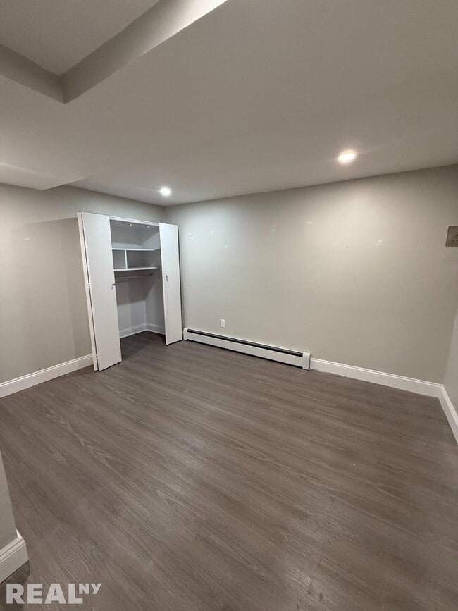 Photo - 140-71 Burden Crescent Unit 1