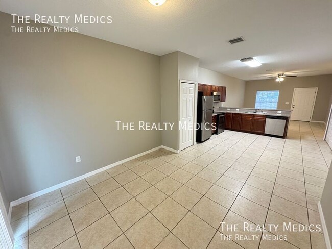 Photo - 548 Albatross Dr