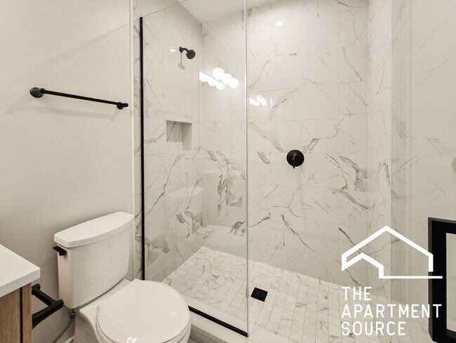 Photo - 2241 N Bissell St Unit GDN