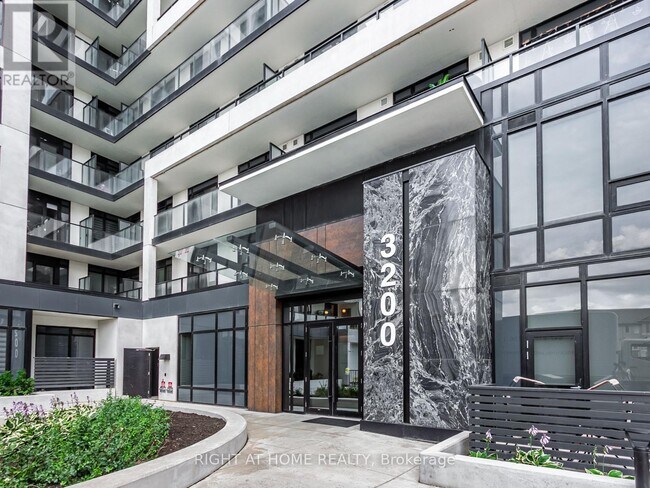 Photo - 3200 William Coltson Ave Unité 413