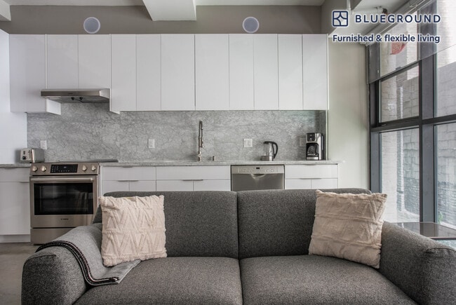 Photo - 354 S Spring St Unidad FL2-ID1205