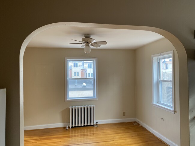 living area - 823 S 9th St Apartments Unit 3