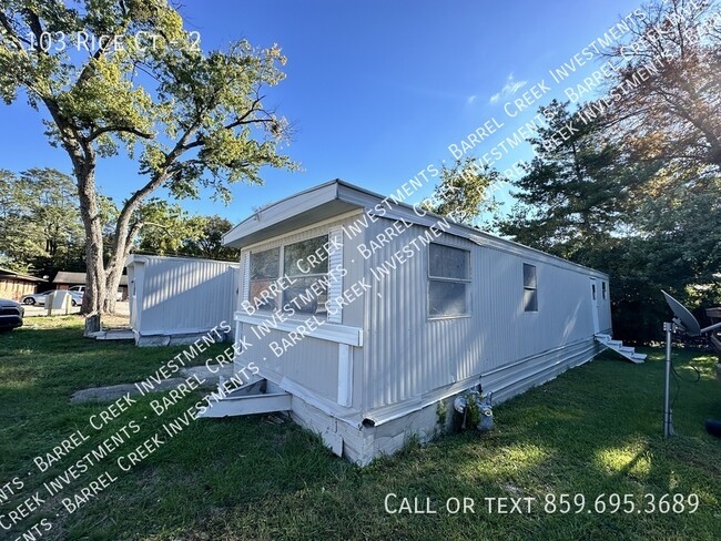 2-Bed 1-Bath Trailer - 2-Bed 1-Bath Trailer House