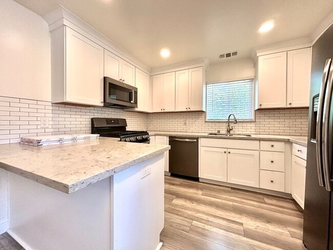 Photo - Beautiful Updated 2 Bedroom 2 Bathroom - C...