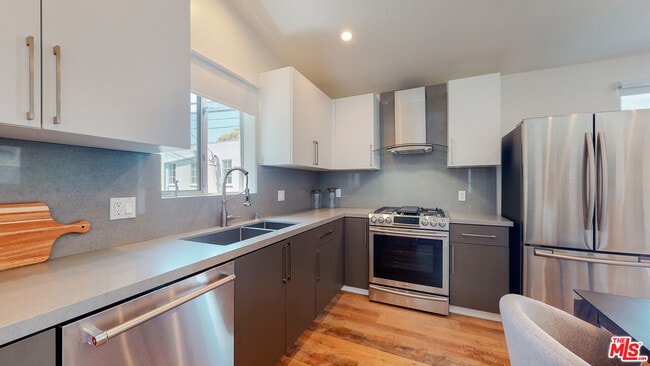 Photo - 547 N W Knoll Dr