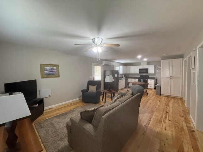 Photo - 80 Redwood Ln