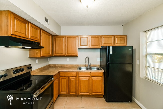 Photo - 10406 Pinehurst Dr