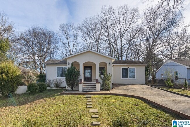 Photo - 122 Shawnee Ln NW