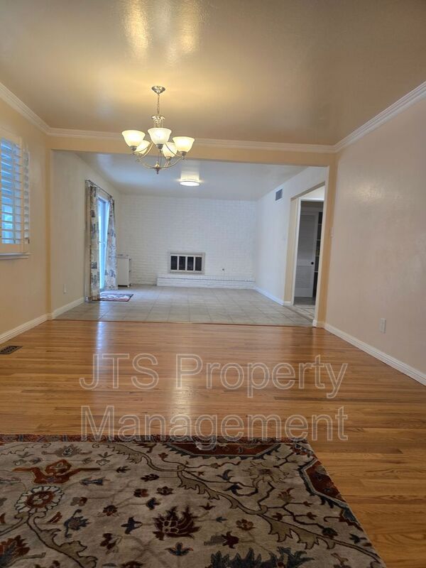 Photo - 1033 Woodshire Way