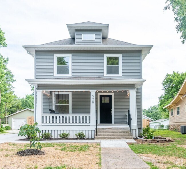 Building Photo - Available August 10! Rental