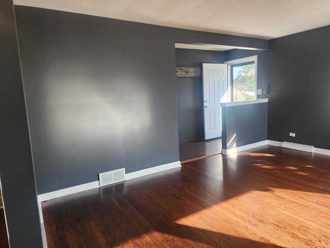 Photo - 2800 Manor Ln Unidad B