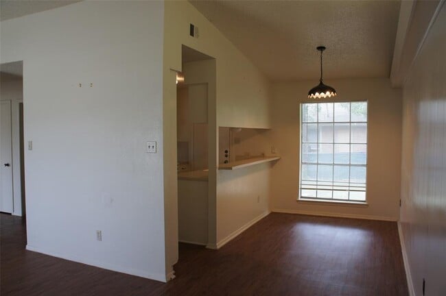 Photo - 803 Power Rd