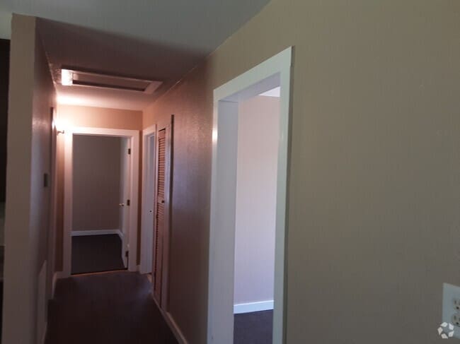 Building Photo - 3420 Westmoreland St Rental