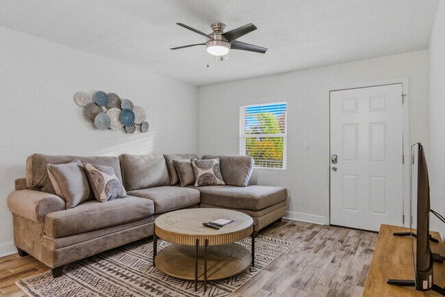 Photo - 3909 W Cleveland St Unit ID1371161P