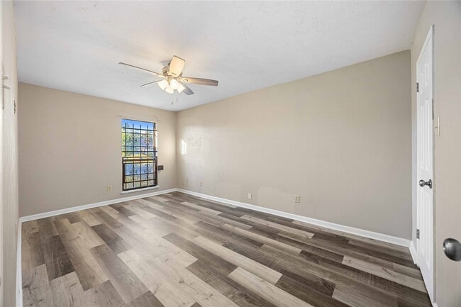 Building Photo - 14515 Merry Meadow Dr